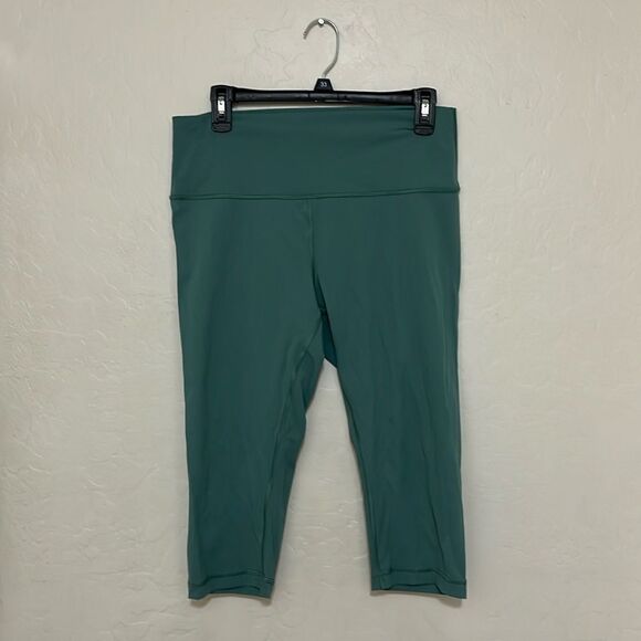 Lululemon Green Cropped Leggings Athletic Casual Athleisure Gym Workout - Picture 1 of 10